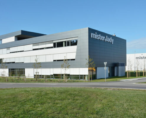 Das neue Bürogebäude der mister*lady GmbH in Schwabach (Bildquelle: LK Metall)