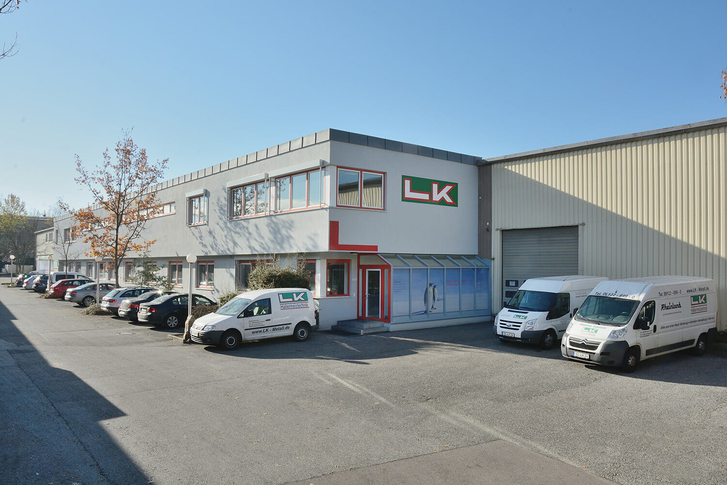 Der moderne Hauptsitz der LK MetallwarenGmbH in Schwabach mit Produktion