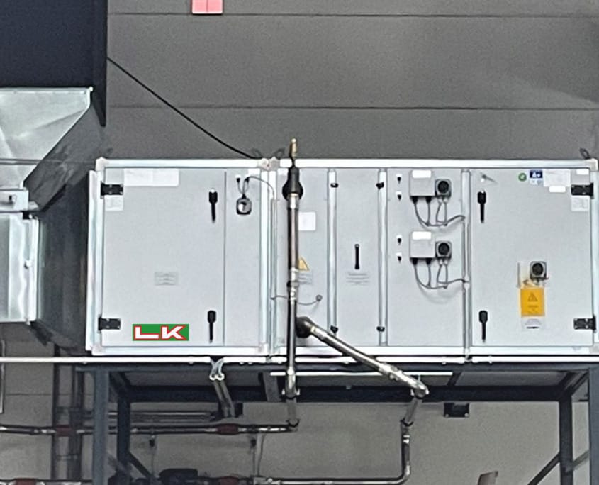 With the LK warm air generator GCS (Green Climate System) in combination with heat pumps, warehouses and logistics halls can be heated and cooled without fossil fuels